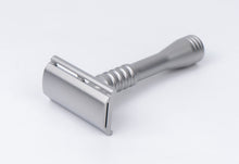 Paradigm Salient 316 Stainless Razor