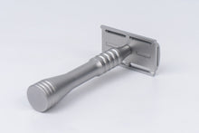 Paradigm Salient 316 Stainless Razor